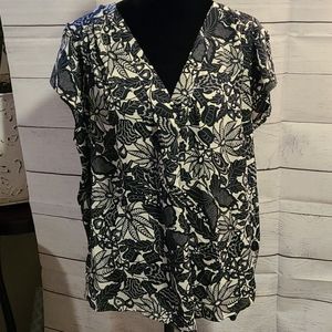 Patterned short sleeve blouse